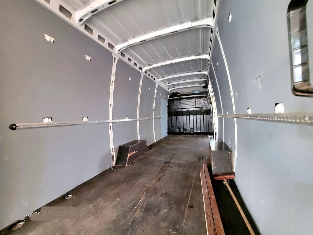 IVECO FURGONE CASSONATO