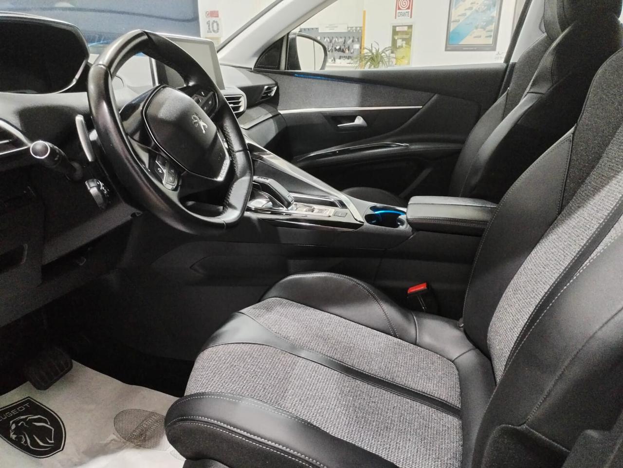 Peugeot 3008 BlueHDi 130 S&S EAT8 Allure
