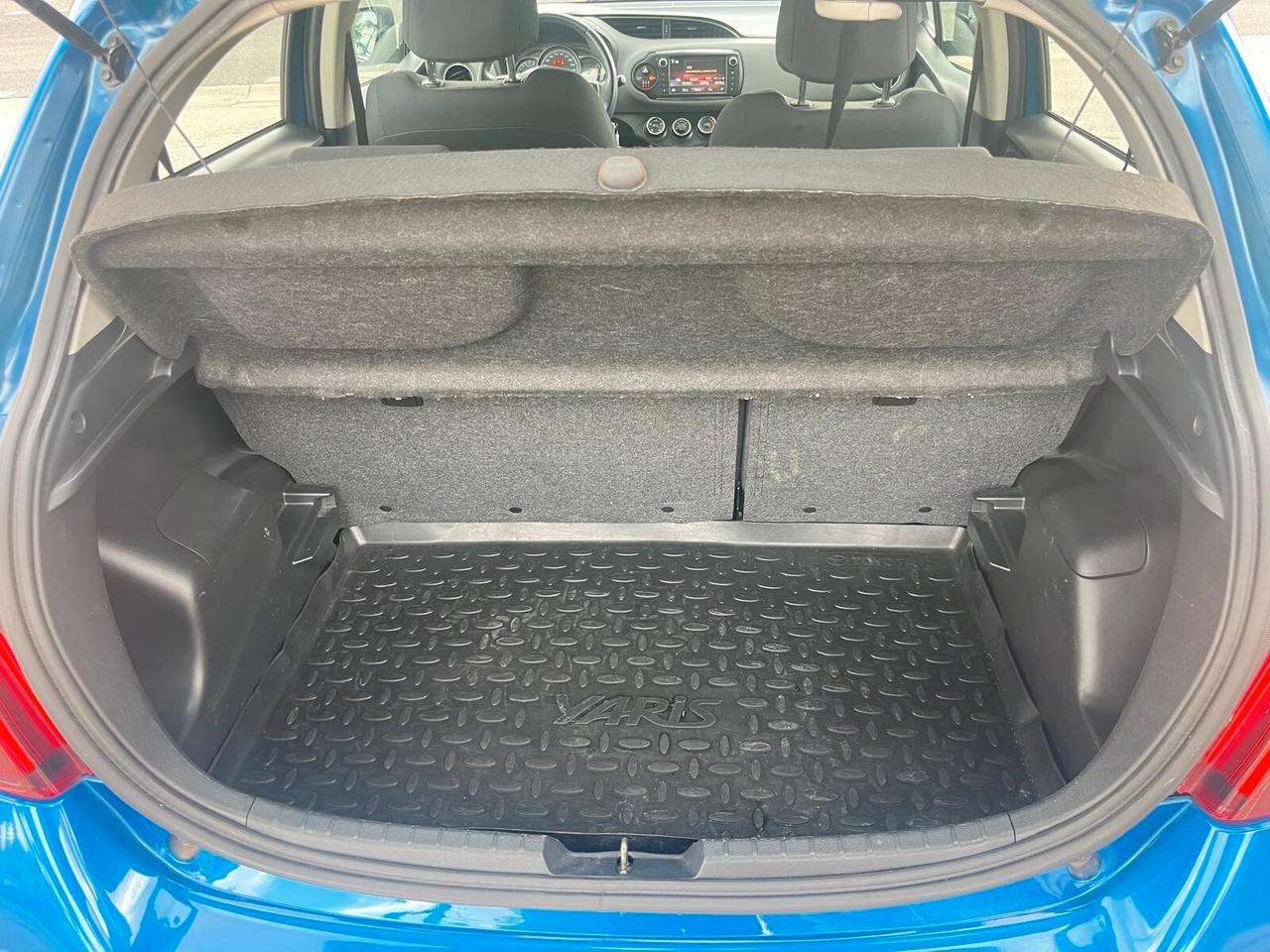 Toyota Yaris 1.0 5 porte "Lounge - navi"COME NUOVA"