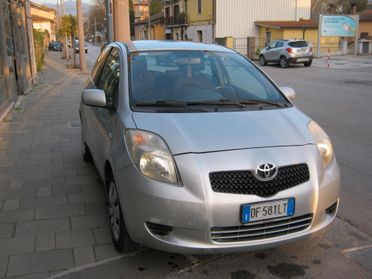 Toyota Yaris 1.0 3 porte Sol