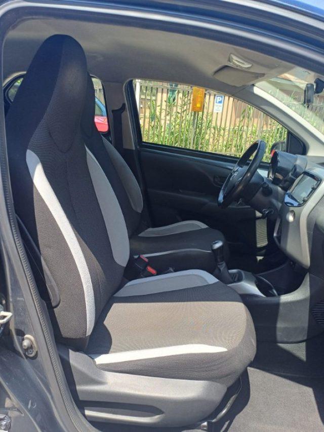 TOYOTA Aygo 1000 VVT-I X-PLAY 69CV 5PORTE NAVI PDC ITALIA