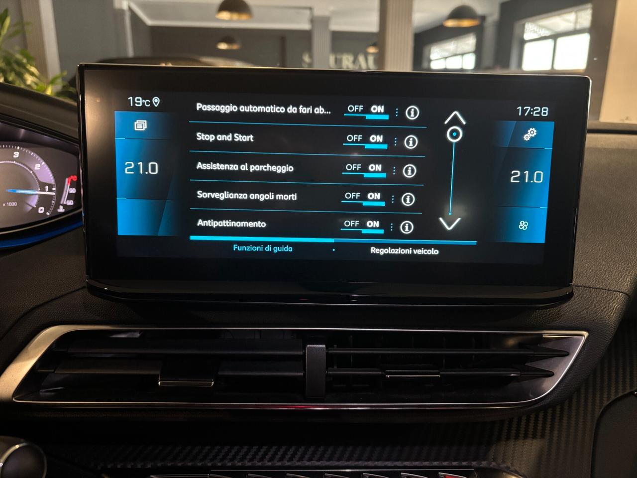 PEUGEOT 3008 1.5 BLUEHDI 130CV ALLURE 2022