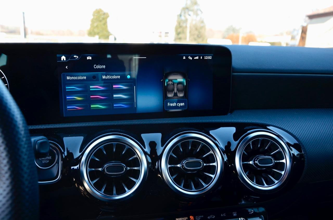 MERCEDES-BENZ A 250e PHEV PLUG IN PREMIUM AMG LINE 218cv AUTO, UNICOPROPRIETARIO, UFF ITALIANA, SERVICE MERCEDES, EURO 6D, RETROCAMERA, LUCI AMBIENTE A 64 COLORI, PERMUTE