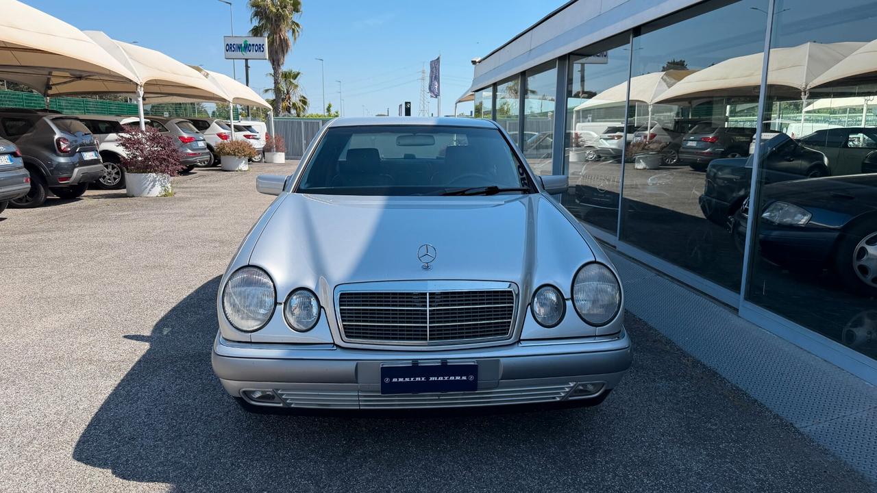 Mercedes-benz E 200 cat Elegance