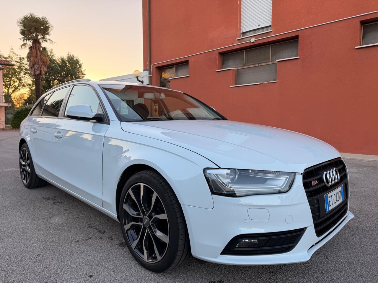 Audi A4 Avant 2.0 TDI 177CV Business Plus