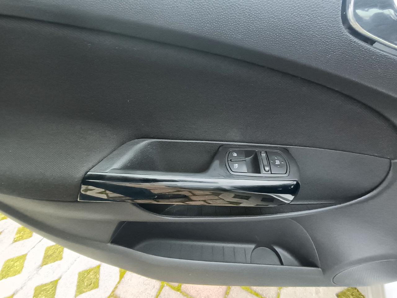 Opel Corsa 1.2 5 porte Club