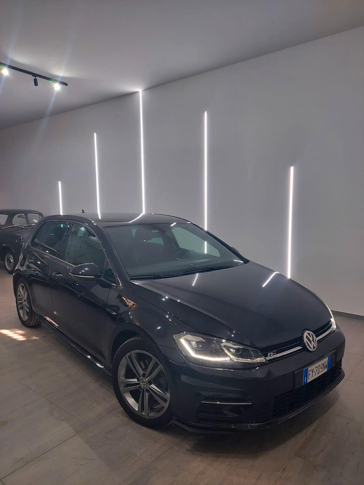 Volkswagen Golf 1.6 TDI 115 CV 5p. R-LINE 2019