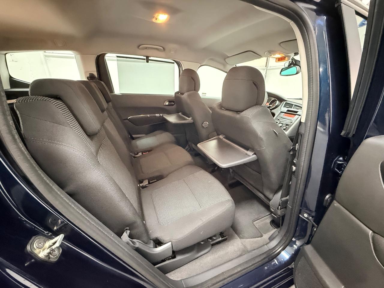 Peugeot 5008 1.6 HDi 112CV Business 5P. 04/2011 EURO 5 NEOPATENTATI