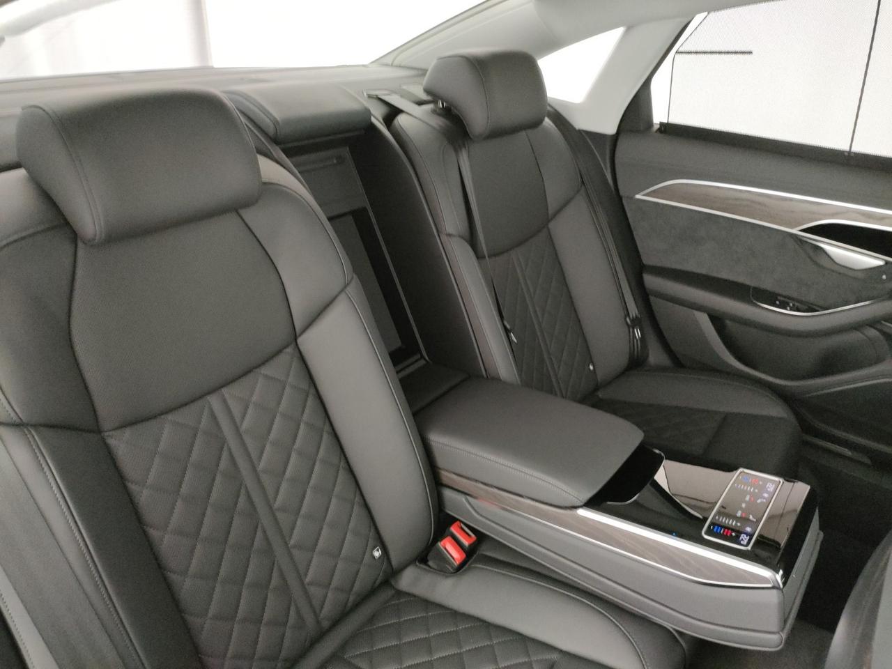 Audi A8 60 3.0 tfsi e quattro tiptronic