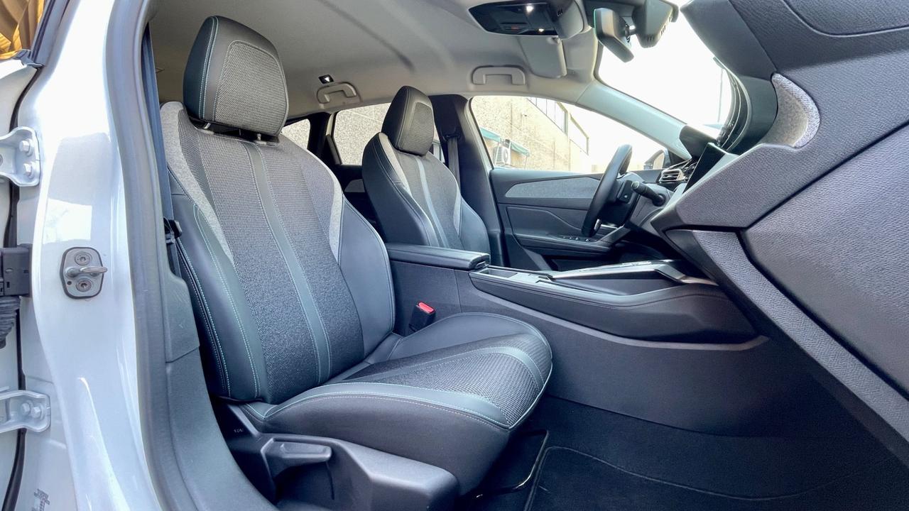 PEUGEOT 308 BLUEHDI 1.5 EAT8 ALLURE PACK 131CV - VIRTUAL COCKPIT, FULL LED, NEOPATENTATI