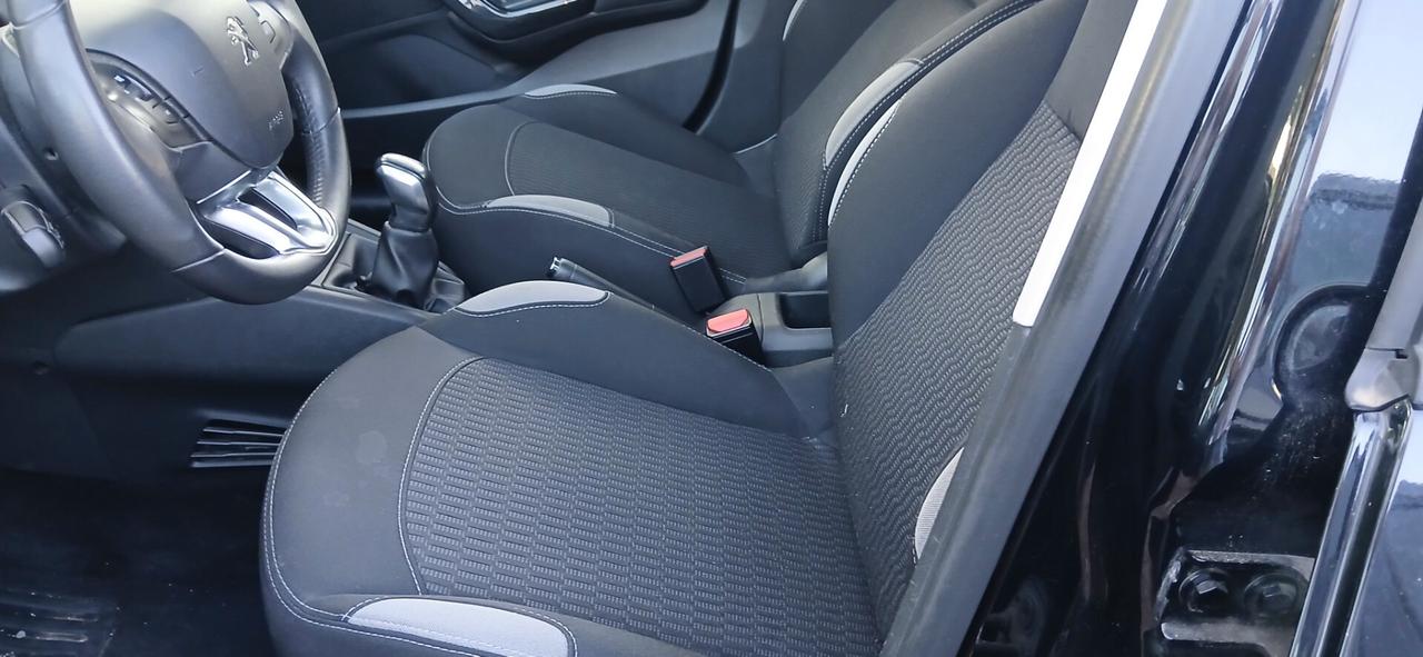 Peugeot 208 PureTech 82 5 porte Allure