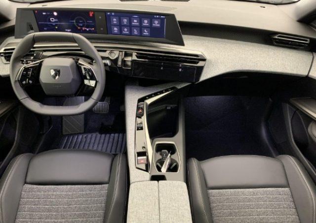 PEUGEOT 5008 Hybrid 145 e-DCS6 Allure