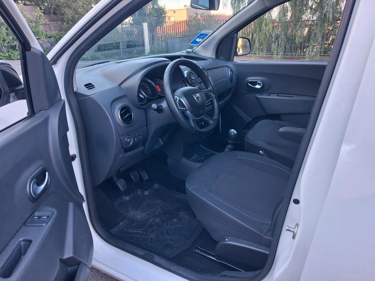 Dacia Dokker Pianale ribassato con rampa disabili in carrozzina