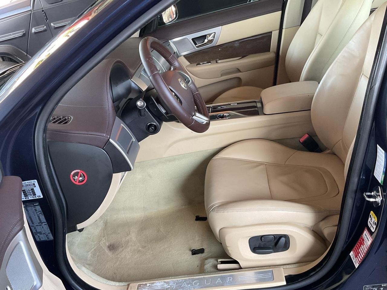 XF 3.0 D V6 Premium Luxury-unipro-rate-garanzia-