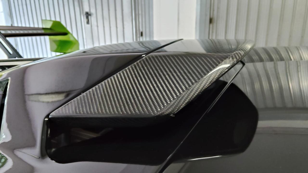 LAMBORGHINI HURACÁN STO - AKRAPOVIC