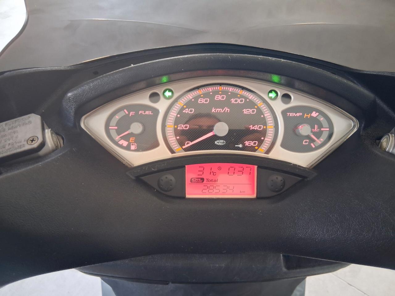 Yamaha X-Max 250