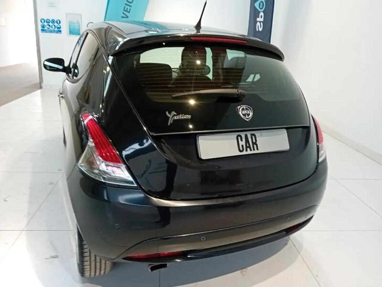 Lancia Ypsilon 1.2 69 CV 5 porte S&S Gold
