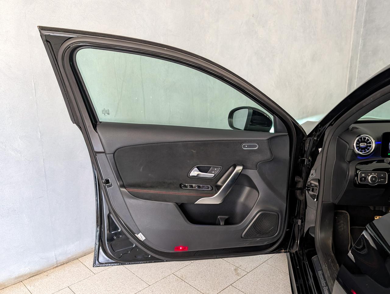 Mercedes-Benz classe a - w177 a 180 premium amg line auto 180 Automatic Premium AMG Line