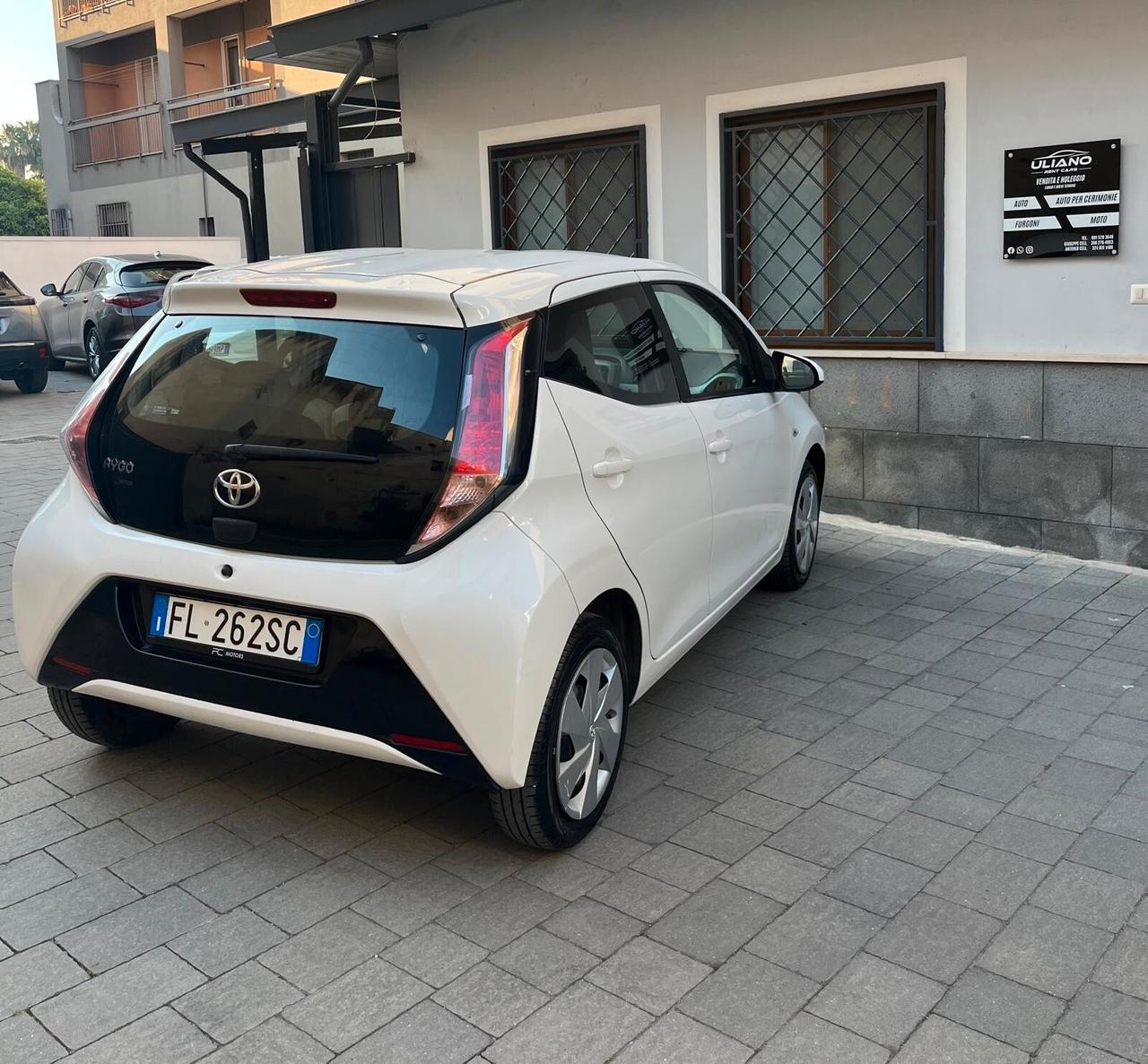 Toyota Aygo 1.0 VVT-i 69 CV x-business automatica