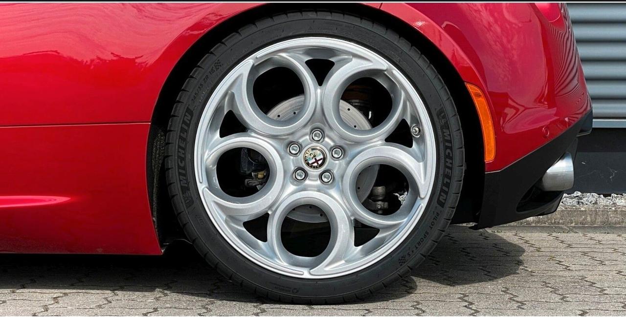 Alfa Romeo 4C 1750 TBi