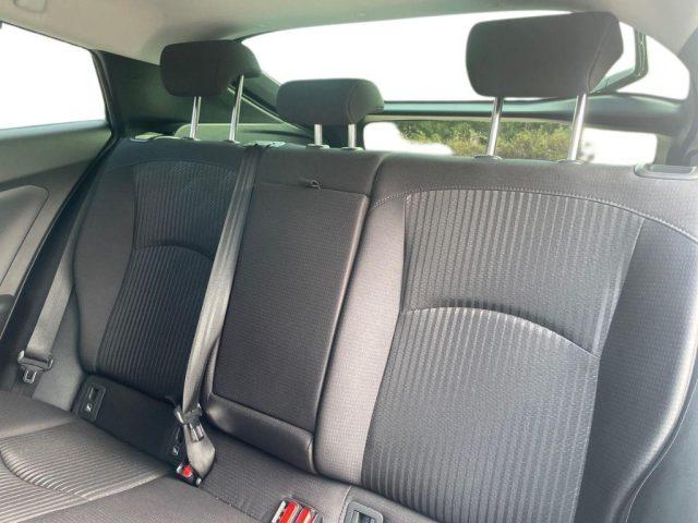 TOYOTA Prius 1.8 AWD Lounge