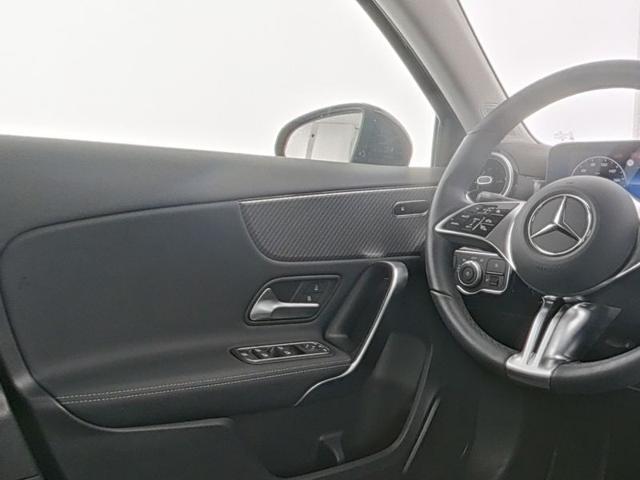 MERCEDES-BENZ A 180 Automatic Progressive Advanced