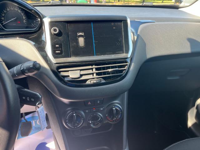 PEUGEOT 208 1° serie PureTech 82 5 porte Allure X neo patent.