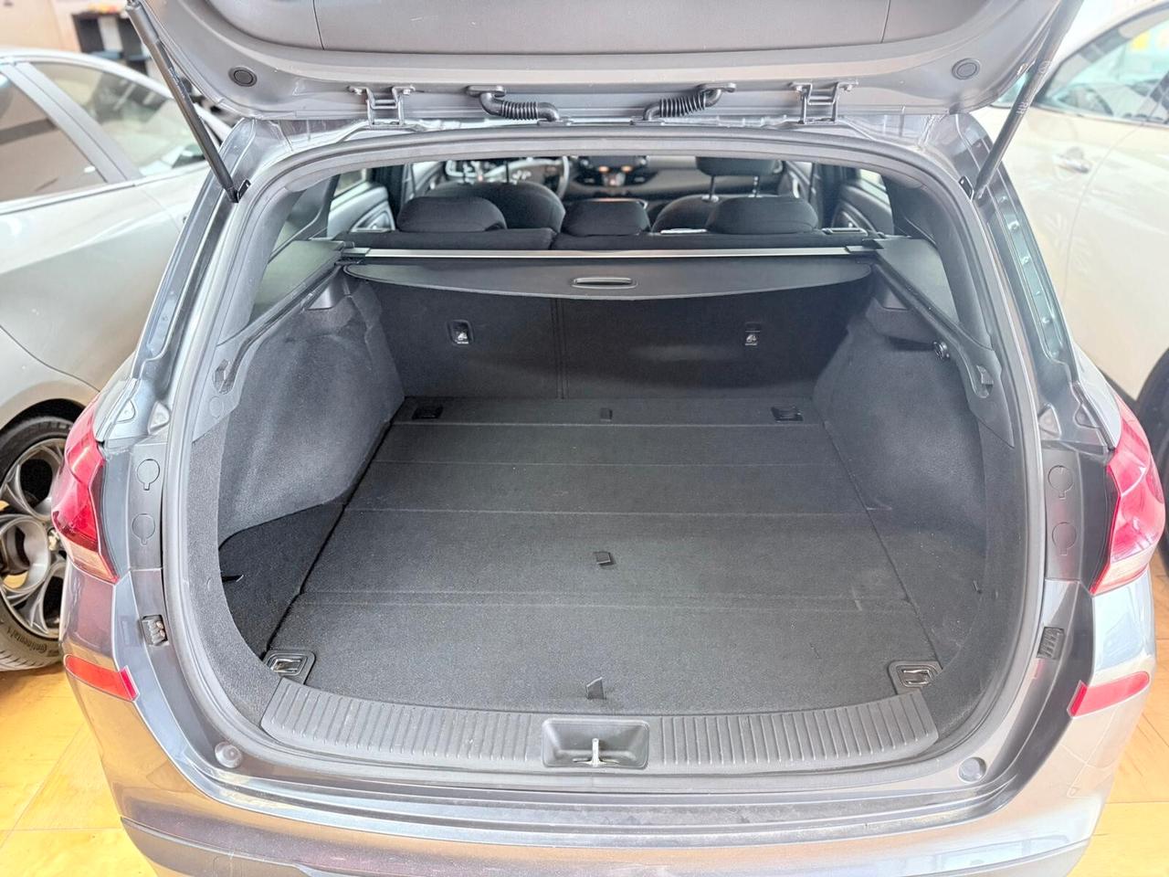 Hyundai i30 sw 1.6 CRDi 2019 top