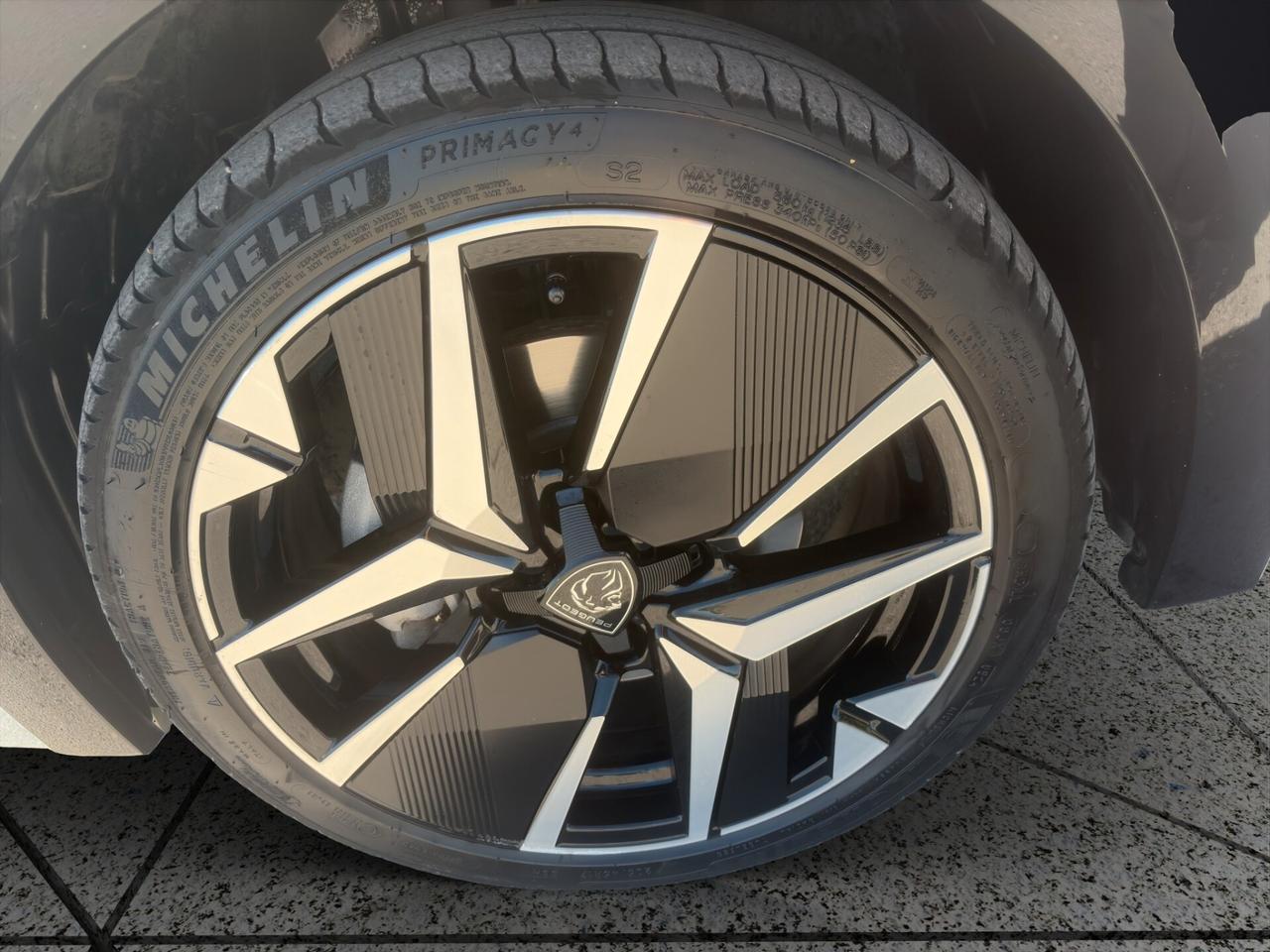 PEUGEOT 208 1.2 HYBRID GT 110CV L’AUTO DEL MOMENTO