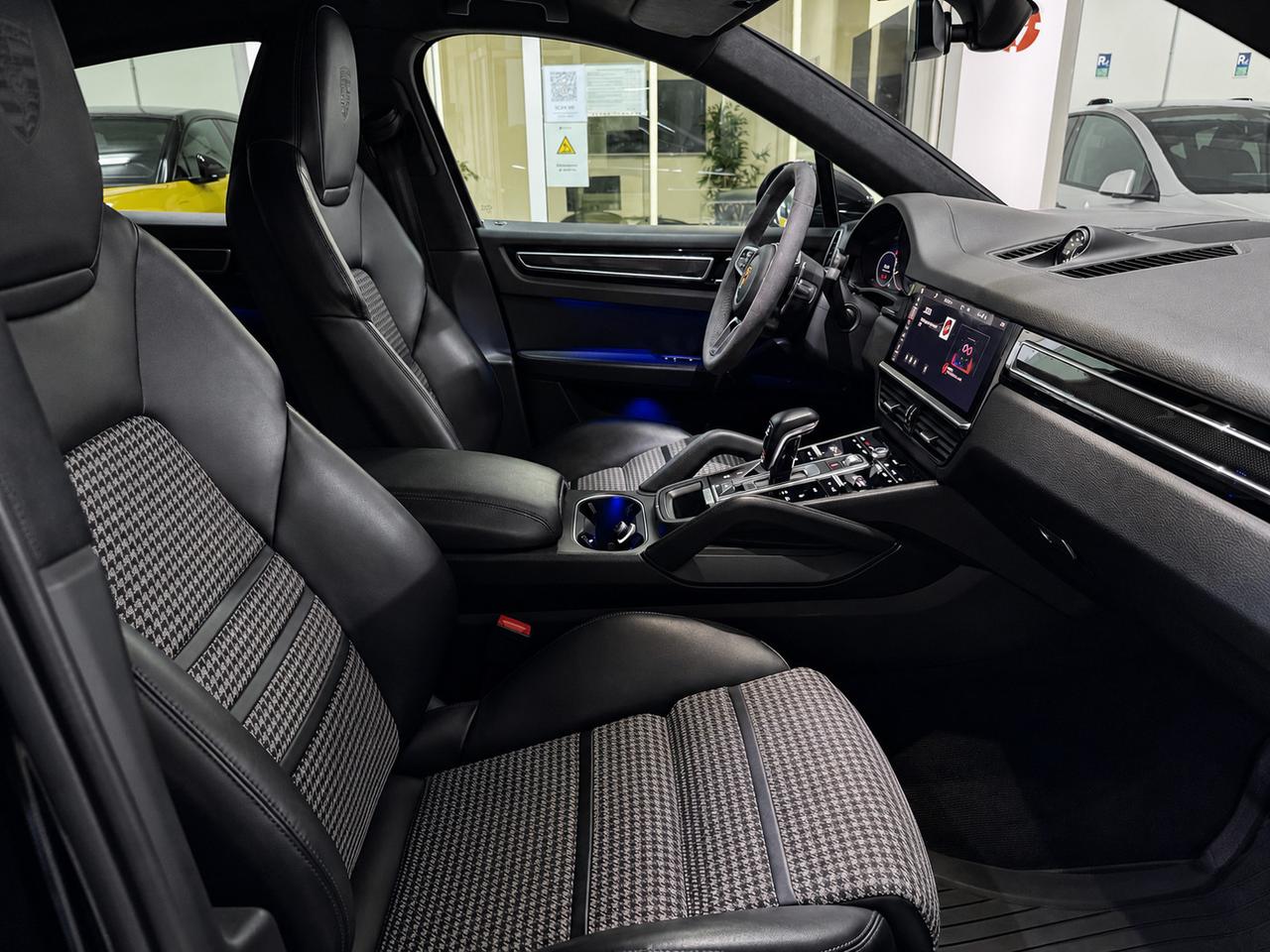 Porsche Cayenne Coupe 3.0 e-hybrid tiptronic