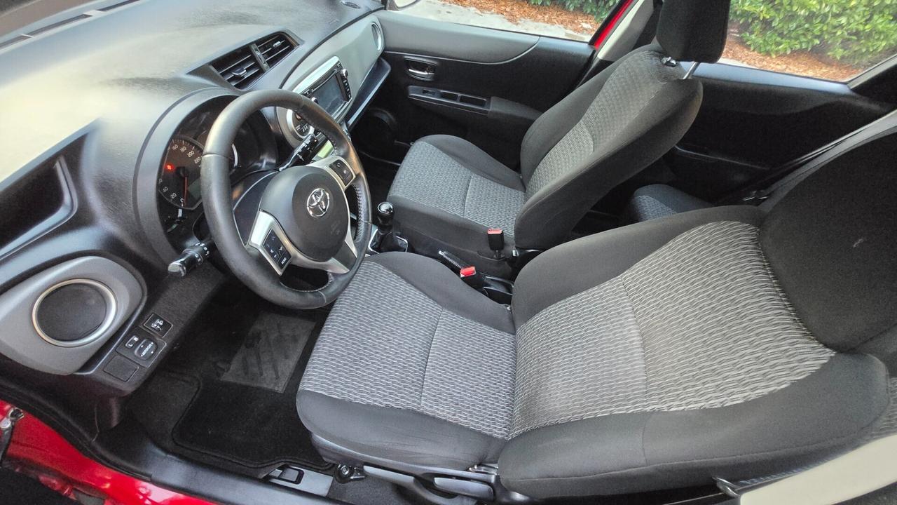 Toyota Yaris 1.0 5 porte Lounge