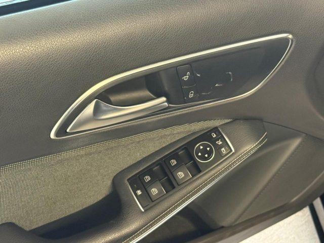 MERCEDES-BENZ A 200 d Automatic Premium