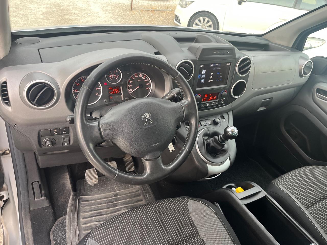 Peugeot Partner Tepee BlueHDi 120 S&S Outdoor