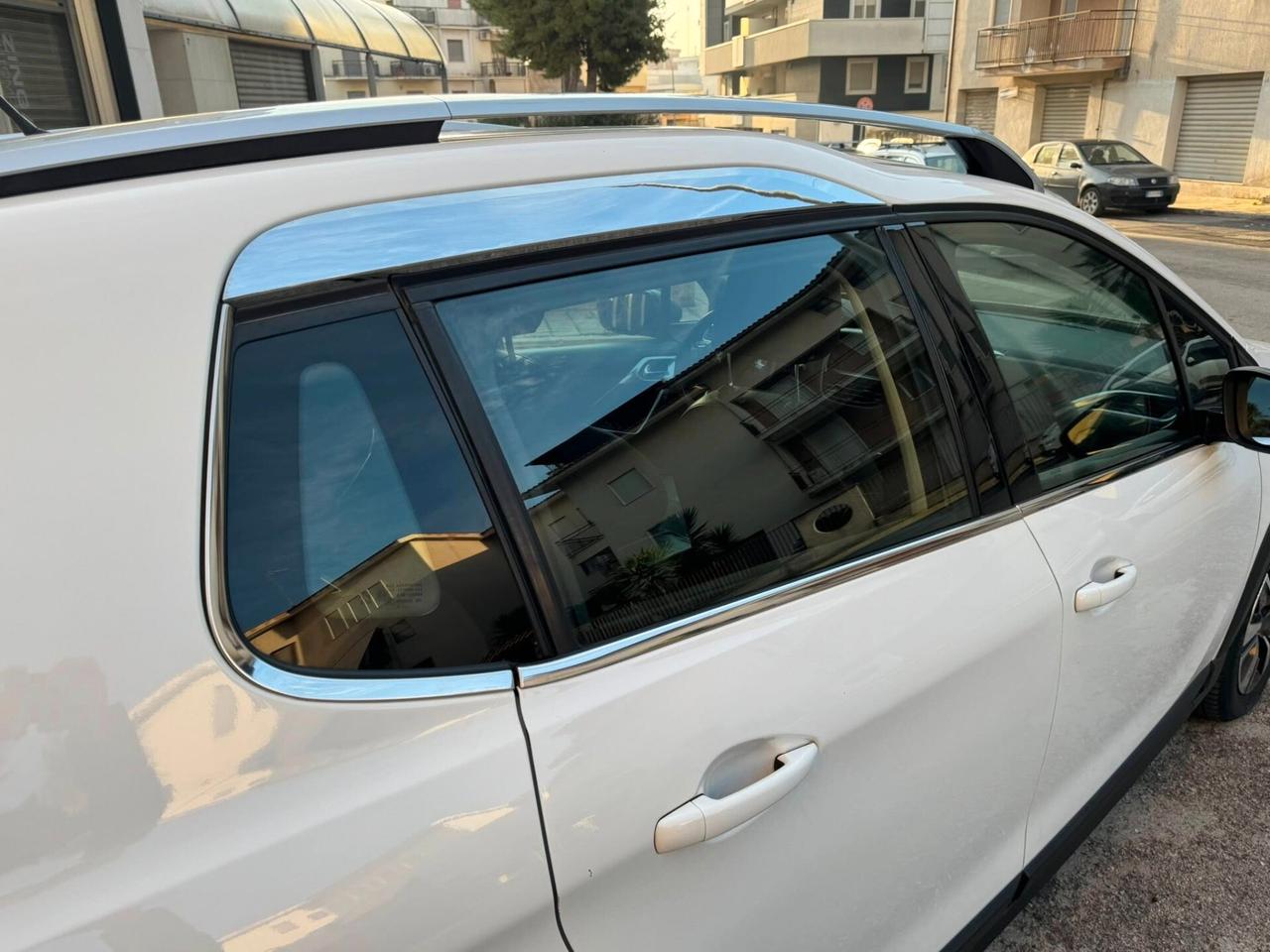 PEUGEOT 2008 1.6 HDI 120 CV. ALLURE E6 NAVI+CERCHI