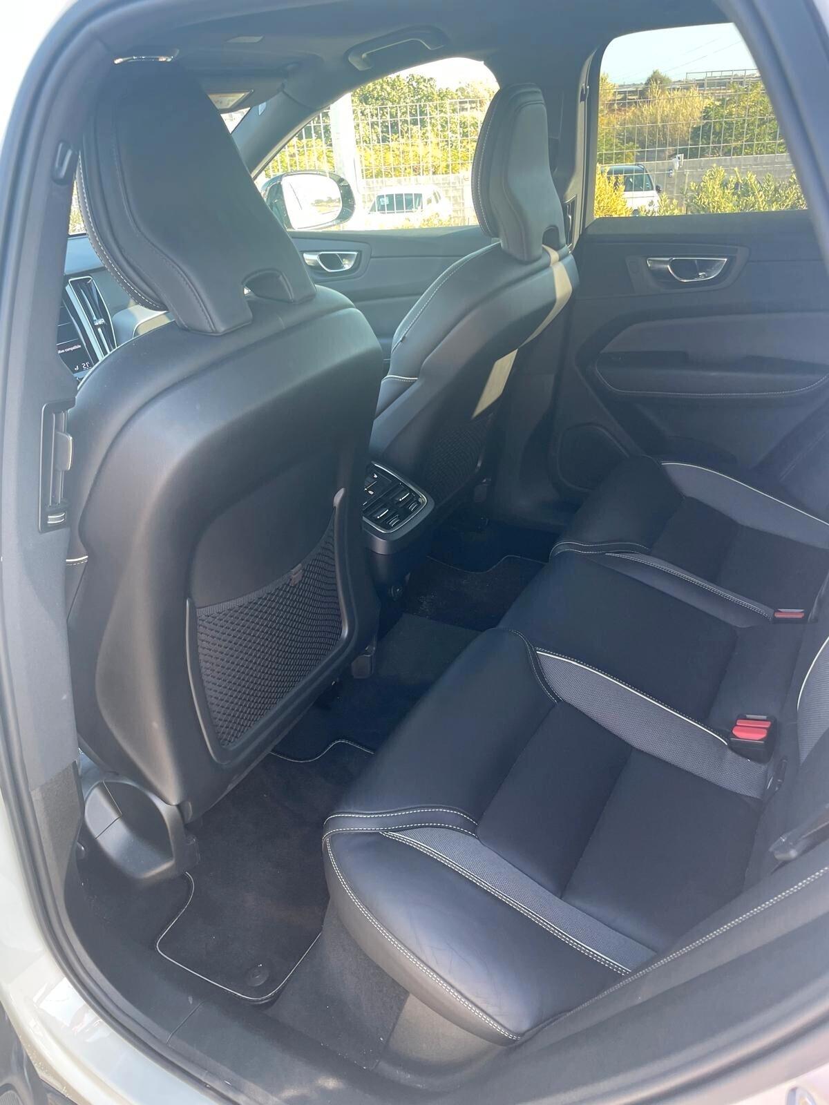 Volvo XC 60 XC60 B4 (d) AWD Geartronic R-design
