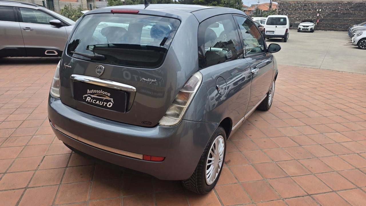 Lancia Ypsilon 1.3 MJT 75 CV Argento