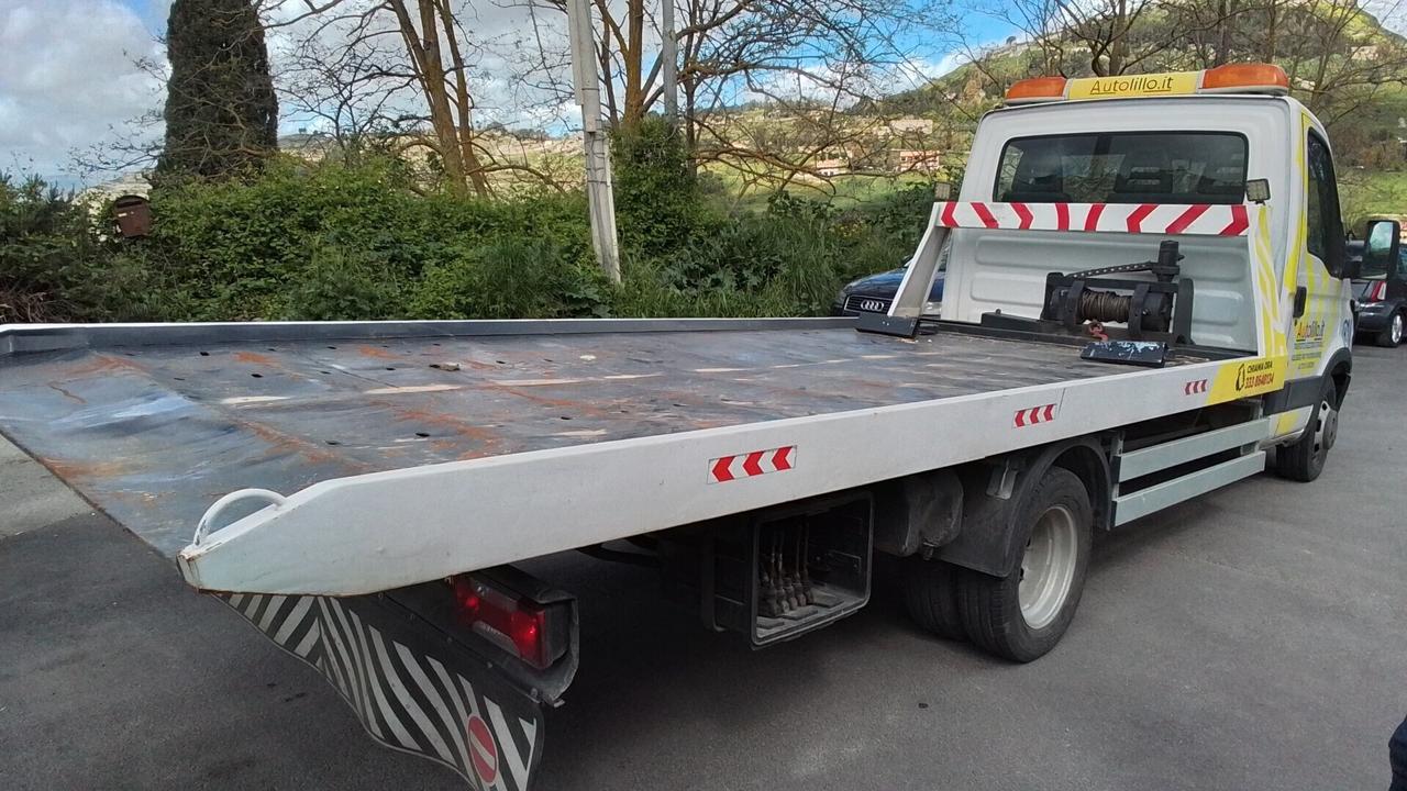 Iveco Daily 35.13 carroattrezzi scarrabile PATENTE B