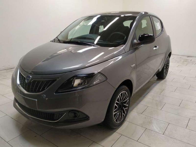 Lancia Ypsilon 1.0 firefly hybrid Platino s&s 70cv