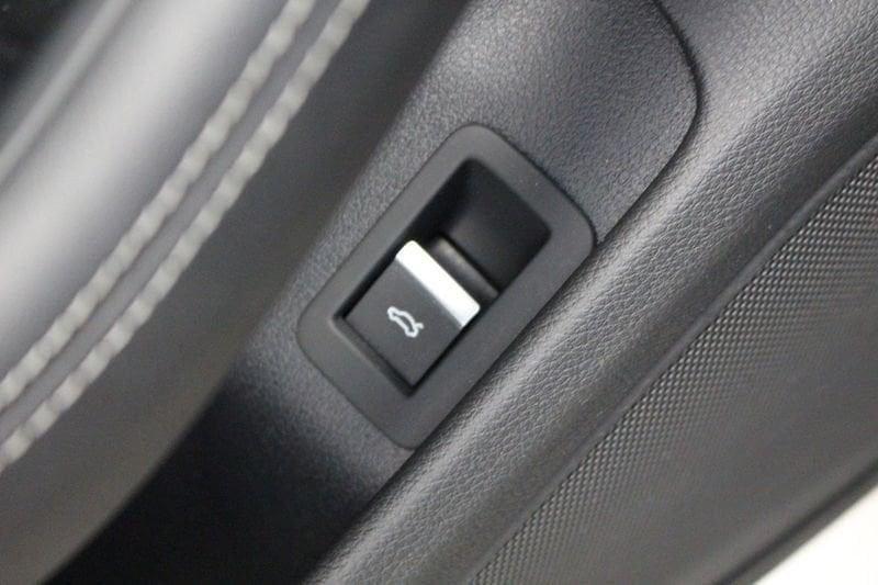 Audi A4 30 TDI Business Advanced