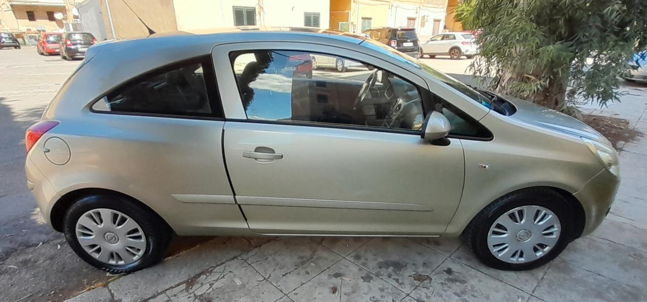 Opel Corsa 1.2 3 porte Club