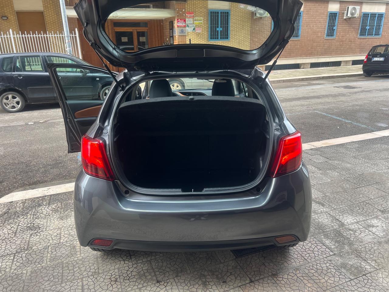 Toyota Yaris 1.0 5 porte Lounge