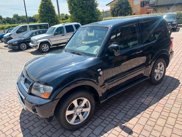 Mitsubishi Pajero 3.2 DI-D 16V 3p. Intense