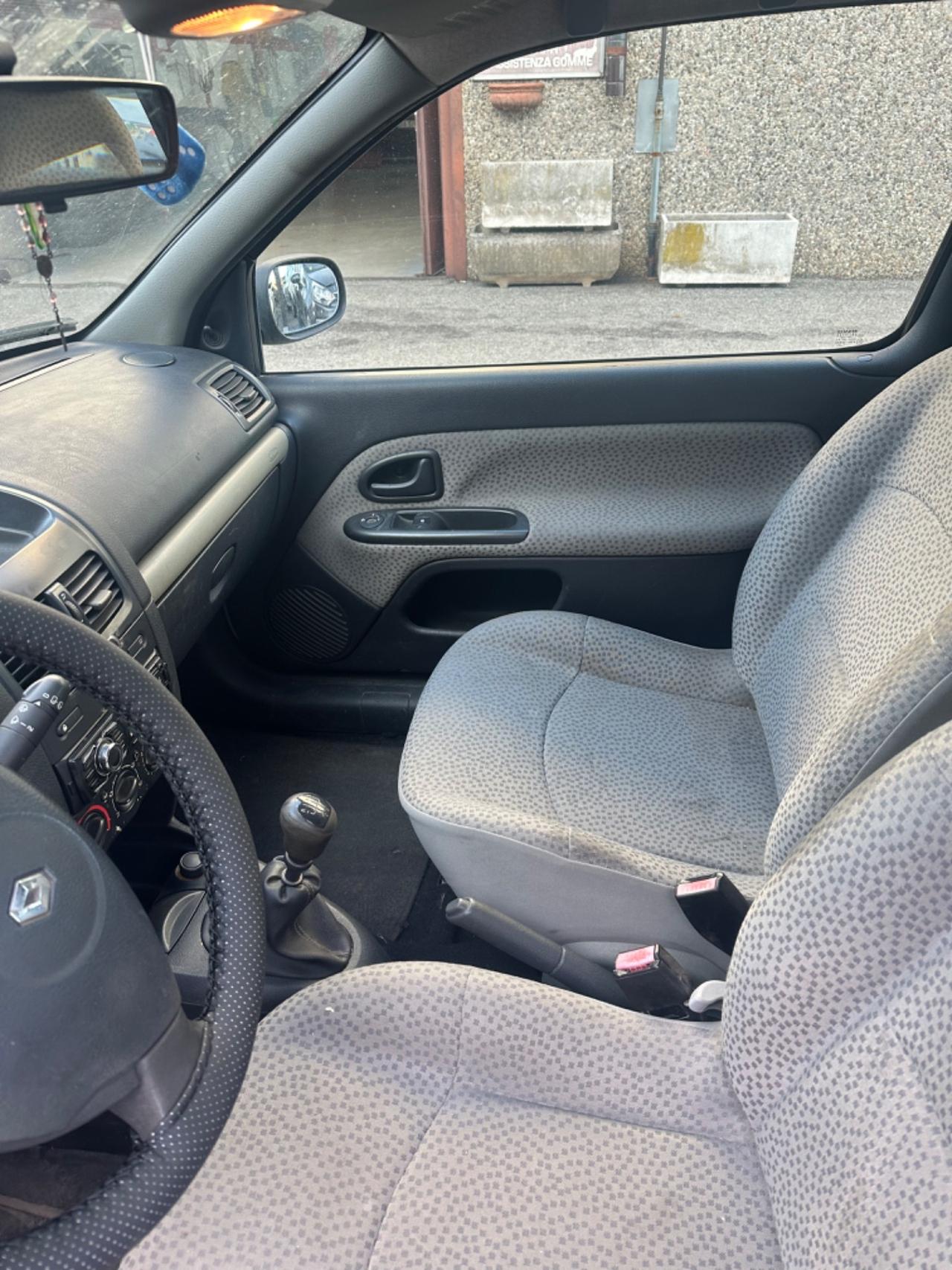 Renault Clio 1.2 16V 3 porte Dynamique