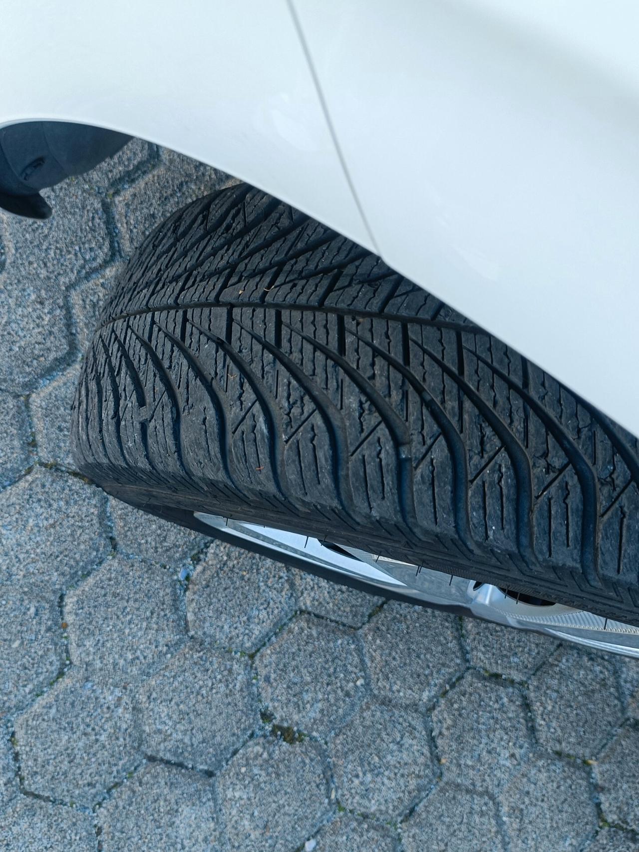 Peugeot 108 VTi 68 5 porte Active TOP!