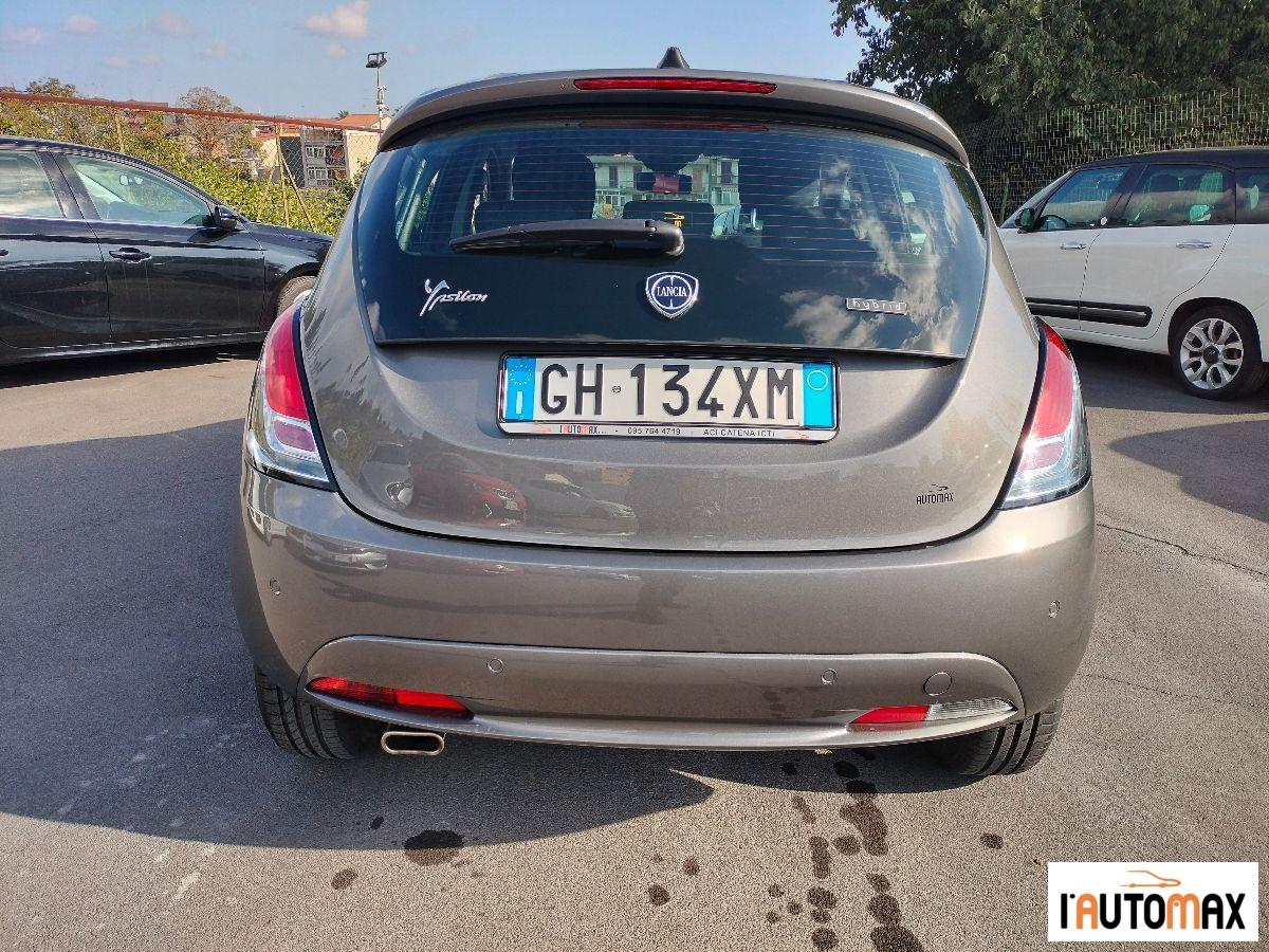 LANCIA - Ypsilon 1.0 firefly hybrid Gold s&s 70cv