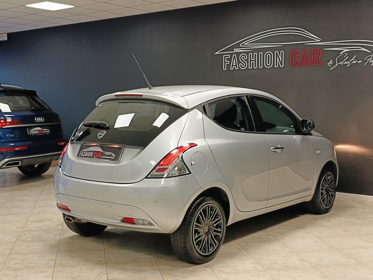 Lancia Ypsilon 1.2 69 CV 5 porte S&S Gold