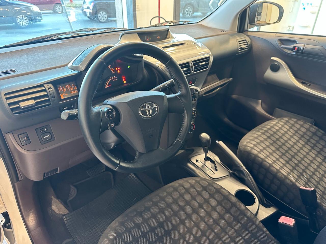 Toyota iQ 1.0 Multidrive **SOLO 78000KM**