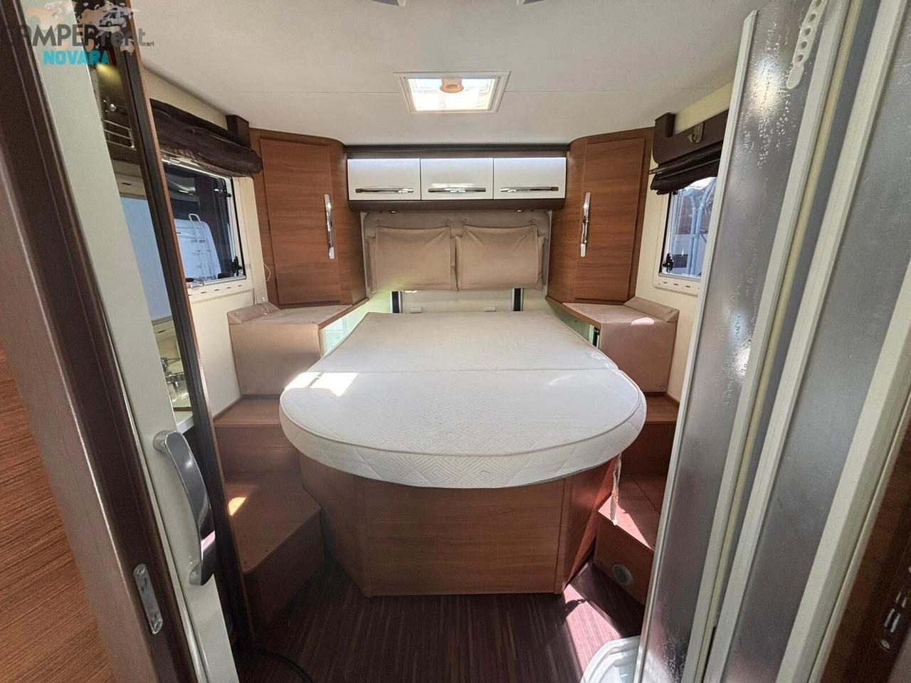 ELNAGH MAGNUM 81G - motorhome con letto nautico in coda e maxi garage