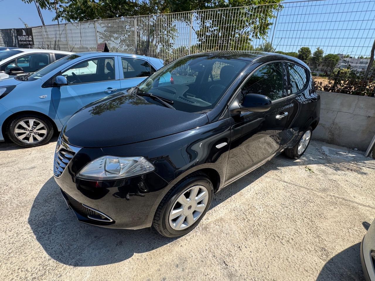Lancia Ypsilon 0.9 TwinAir 85 CV 5 porte Metano Ecochic Gold
