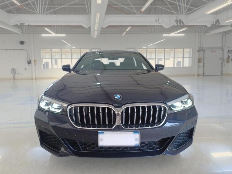 BMW 520 AUTO M SPORT MH48V 4 PORTE BERLINA